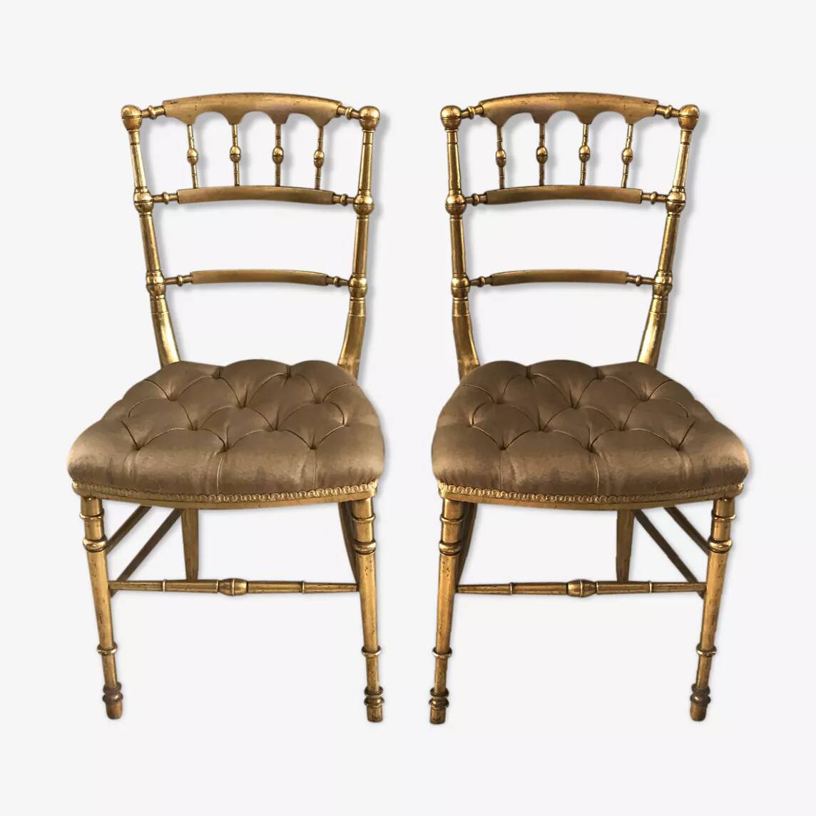 Old pair of theater chairs