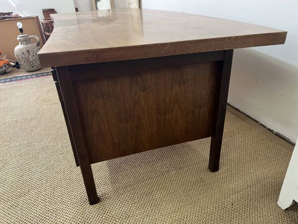 Bureau en bois ancien