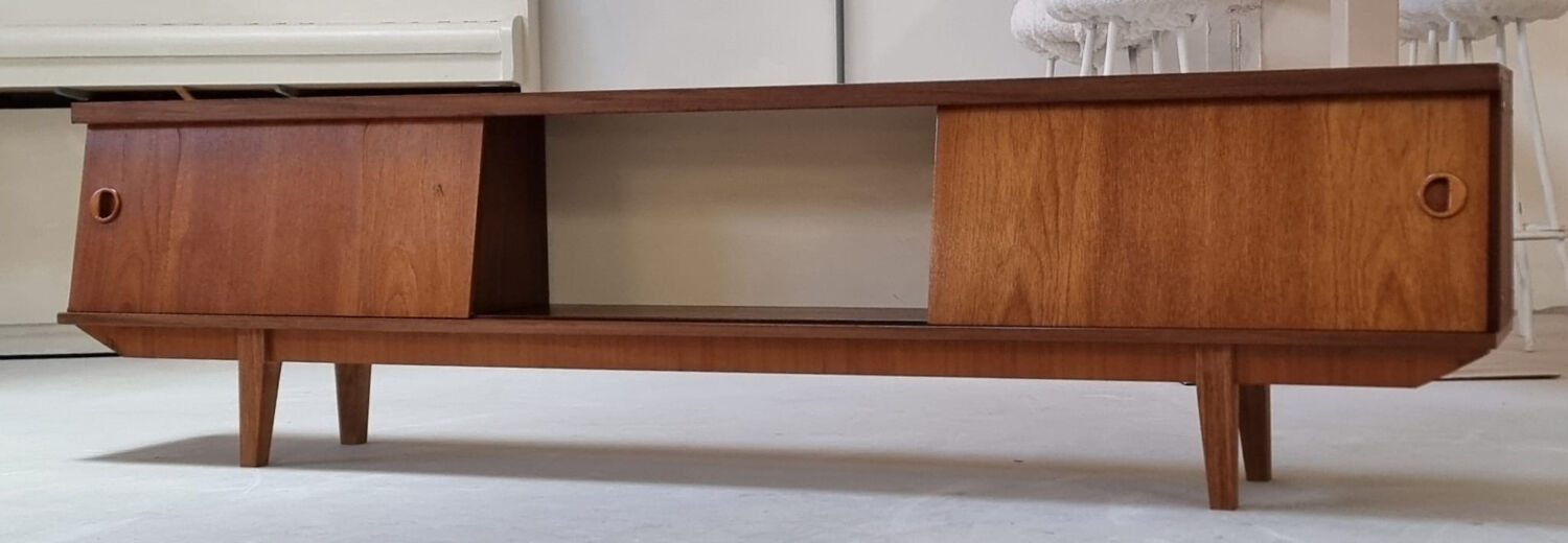 Lowboard du milieu du siècle