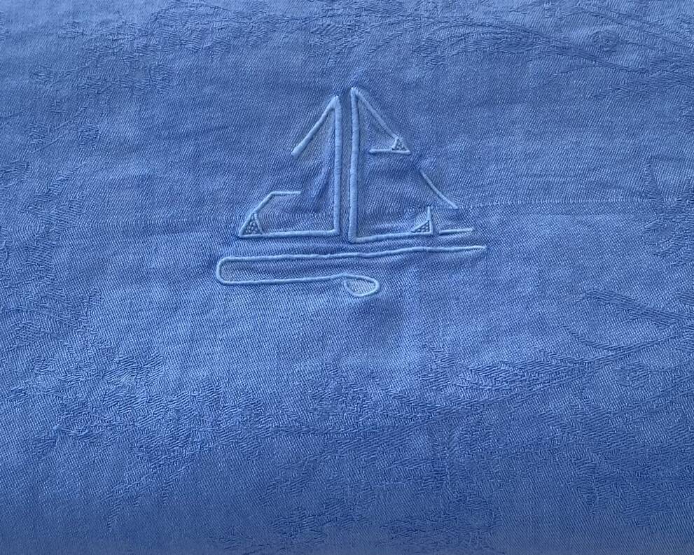 Old monogram damask tablecloth monogrammed "JC" - 170x185 cm - 10 people.