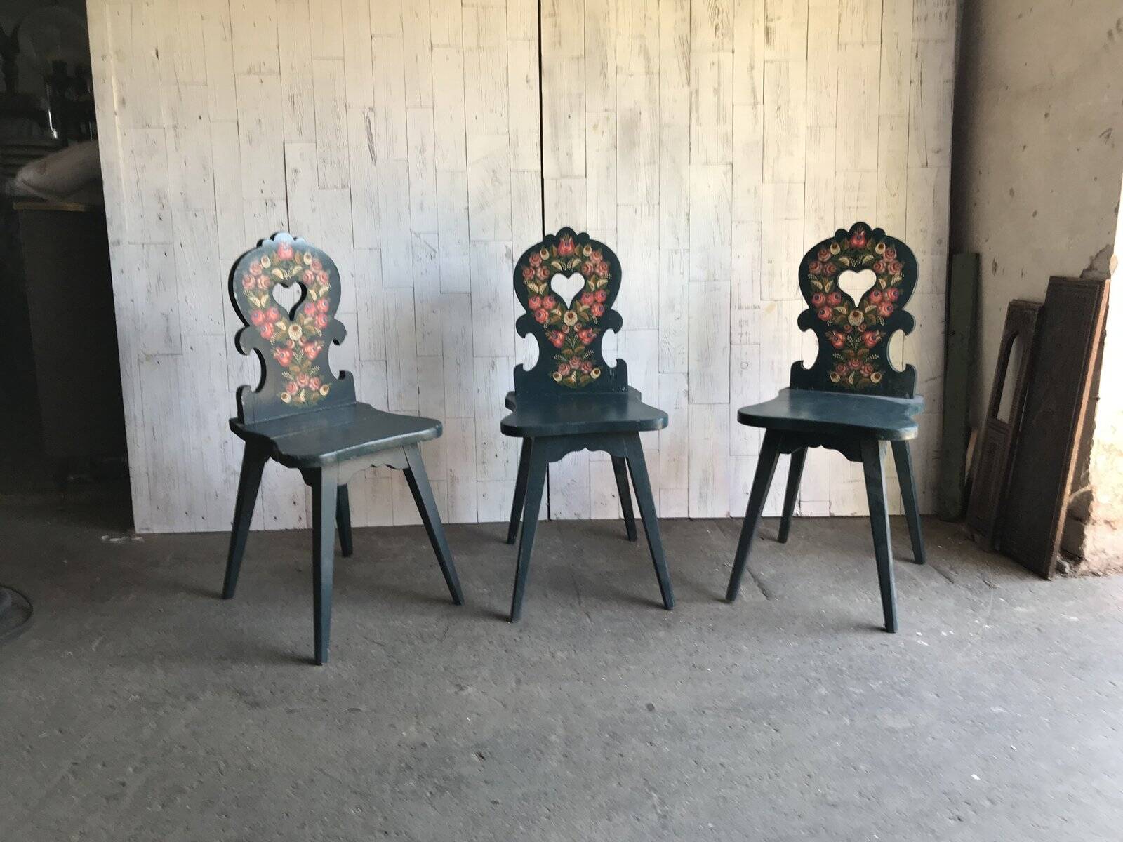 Set of 3 vintage wooden accent chairs, painted in multicolour with floral decoration (1920s)