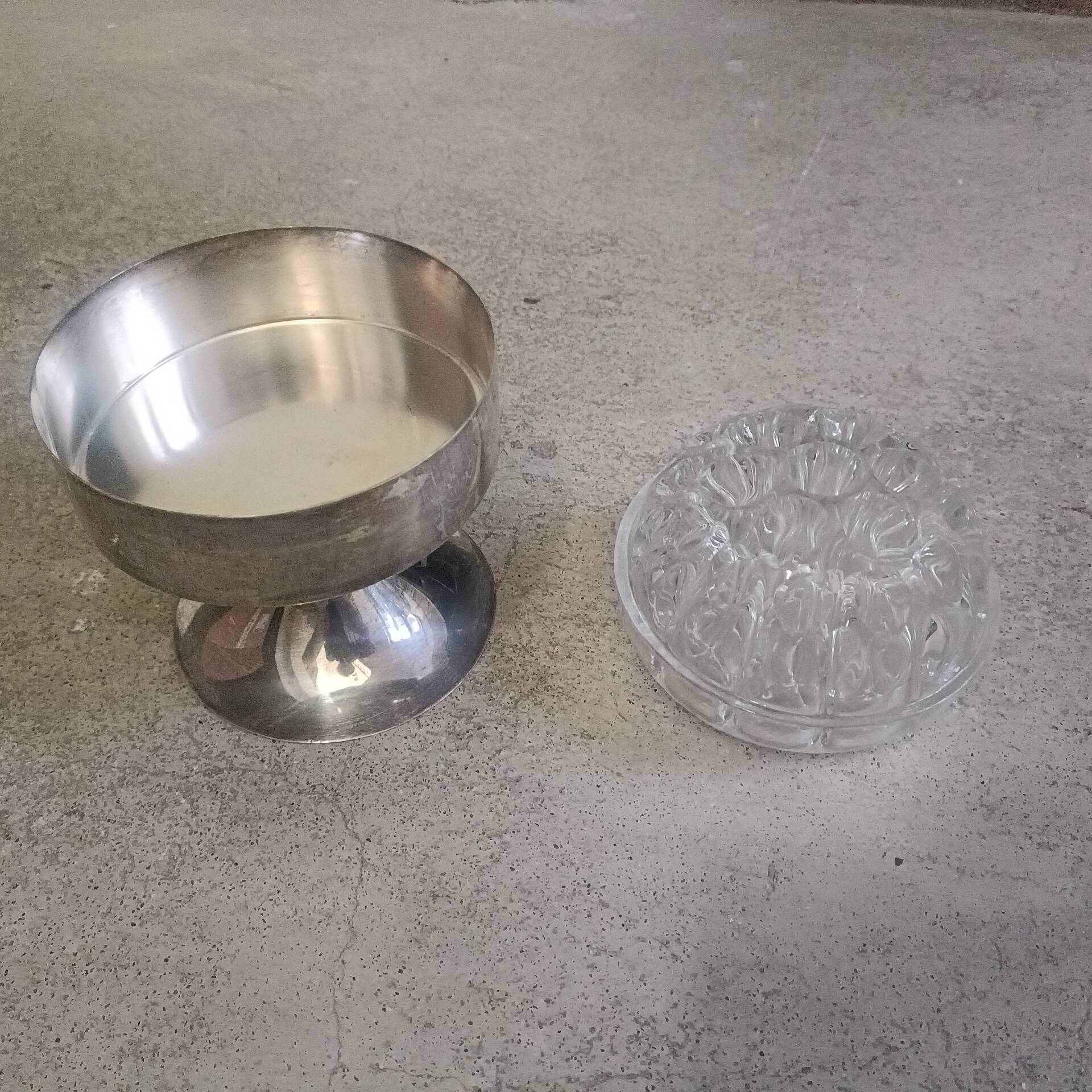 Vintage flower holder, circa 1970