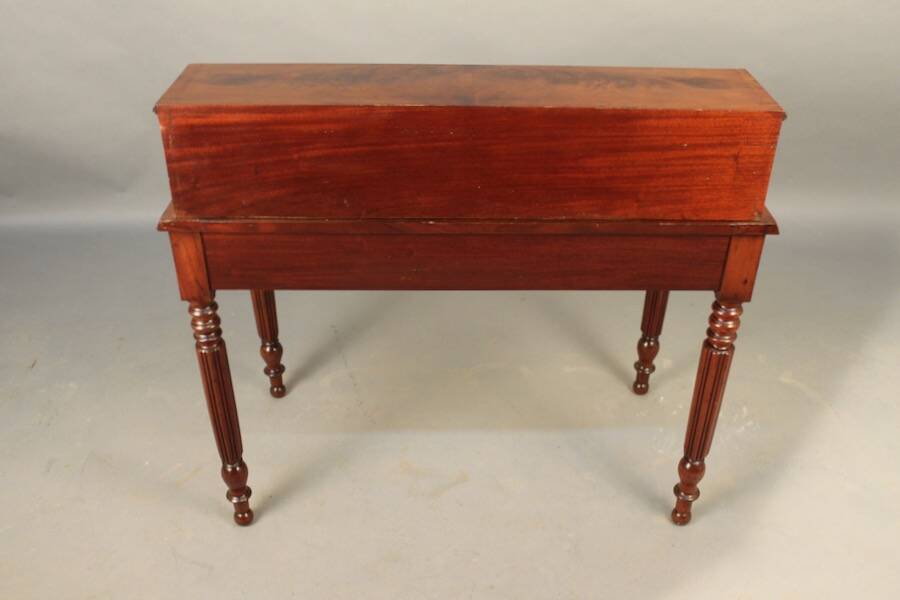 Bureau à gradins en acajou XIXème