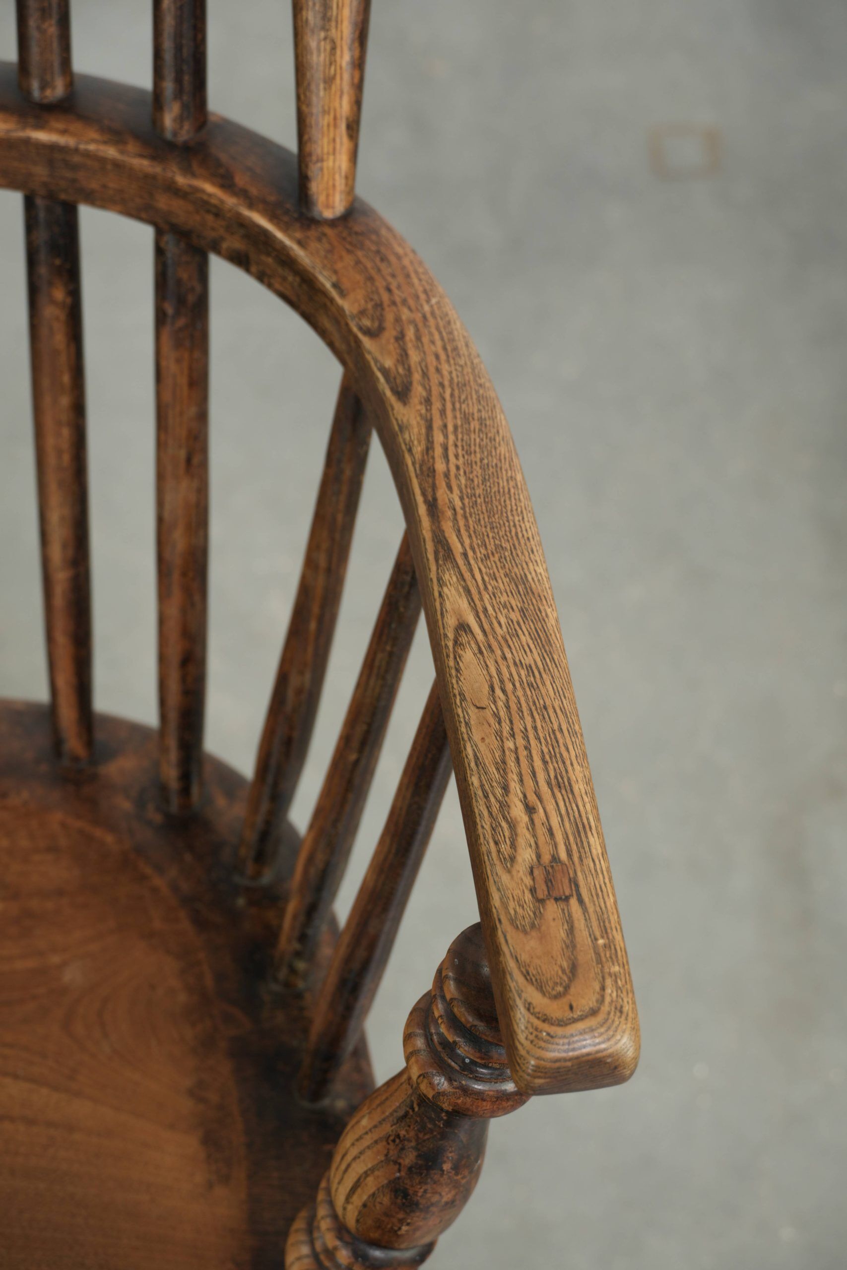 Chaise à épingles anglaise antique, chaise Windsor du début du 19e siècle.