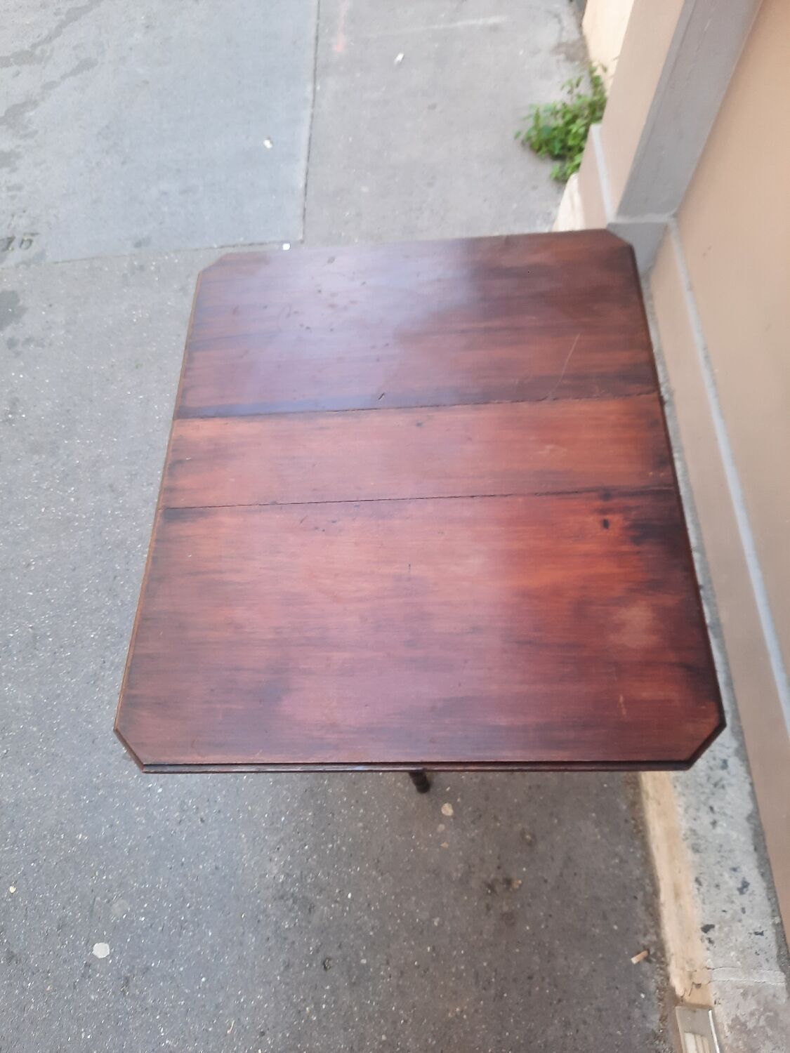 Getleg folding table