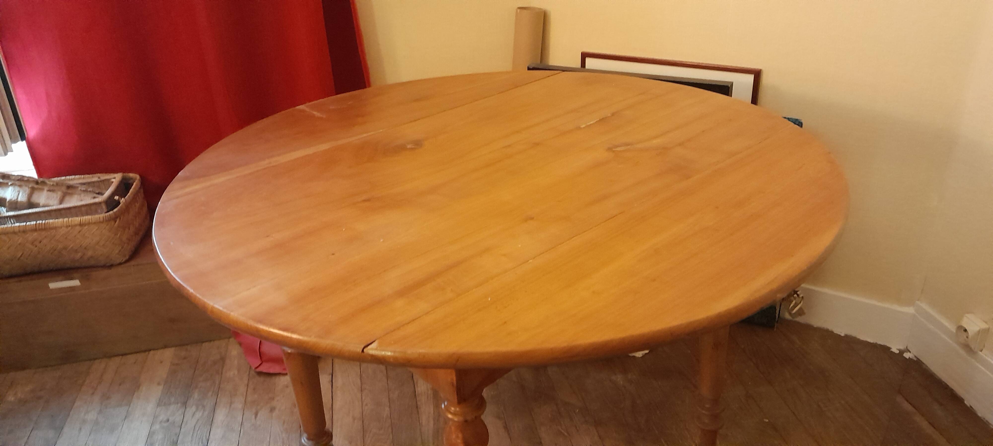Round table with 2 flaps, 1930s/1950s.
