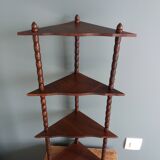 Corner shelf, corner with spool uprights