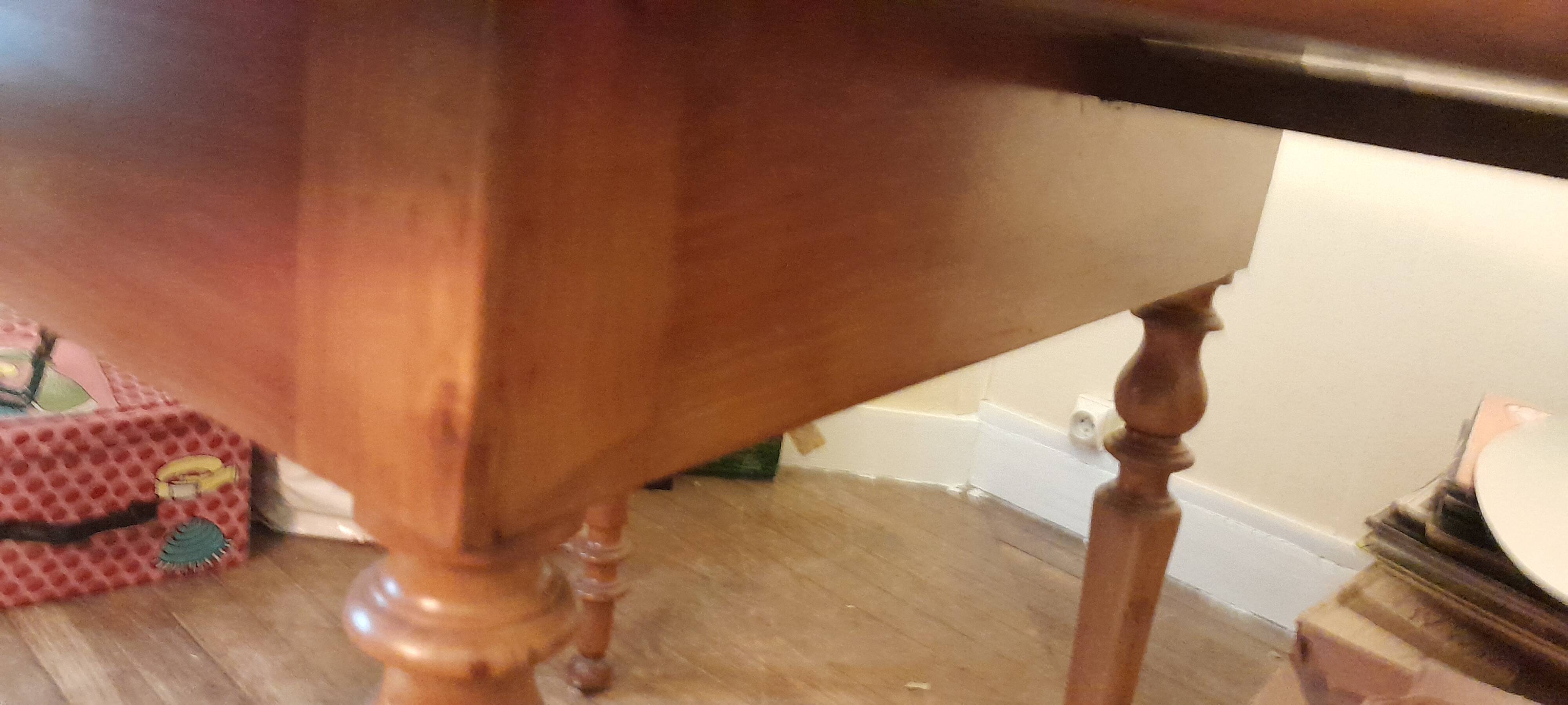 Round table with 2 flaps, 1930s/1950s.