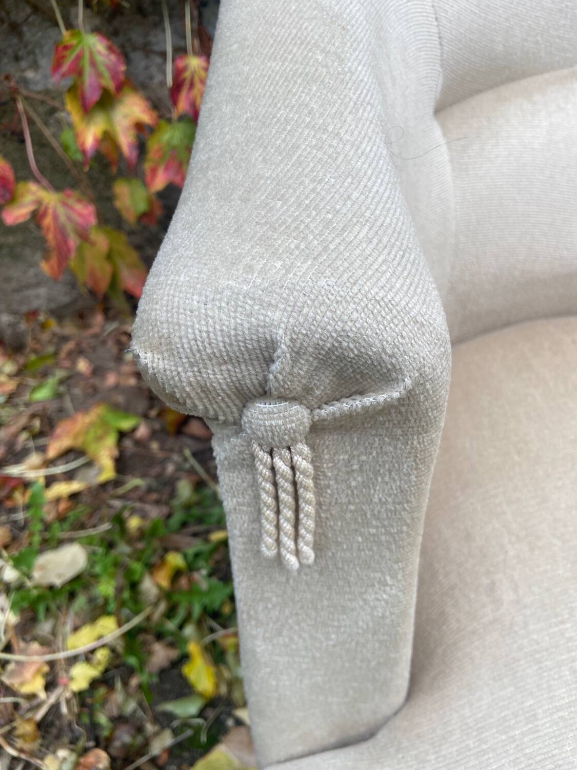 Old toad armchair in beige velvet