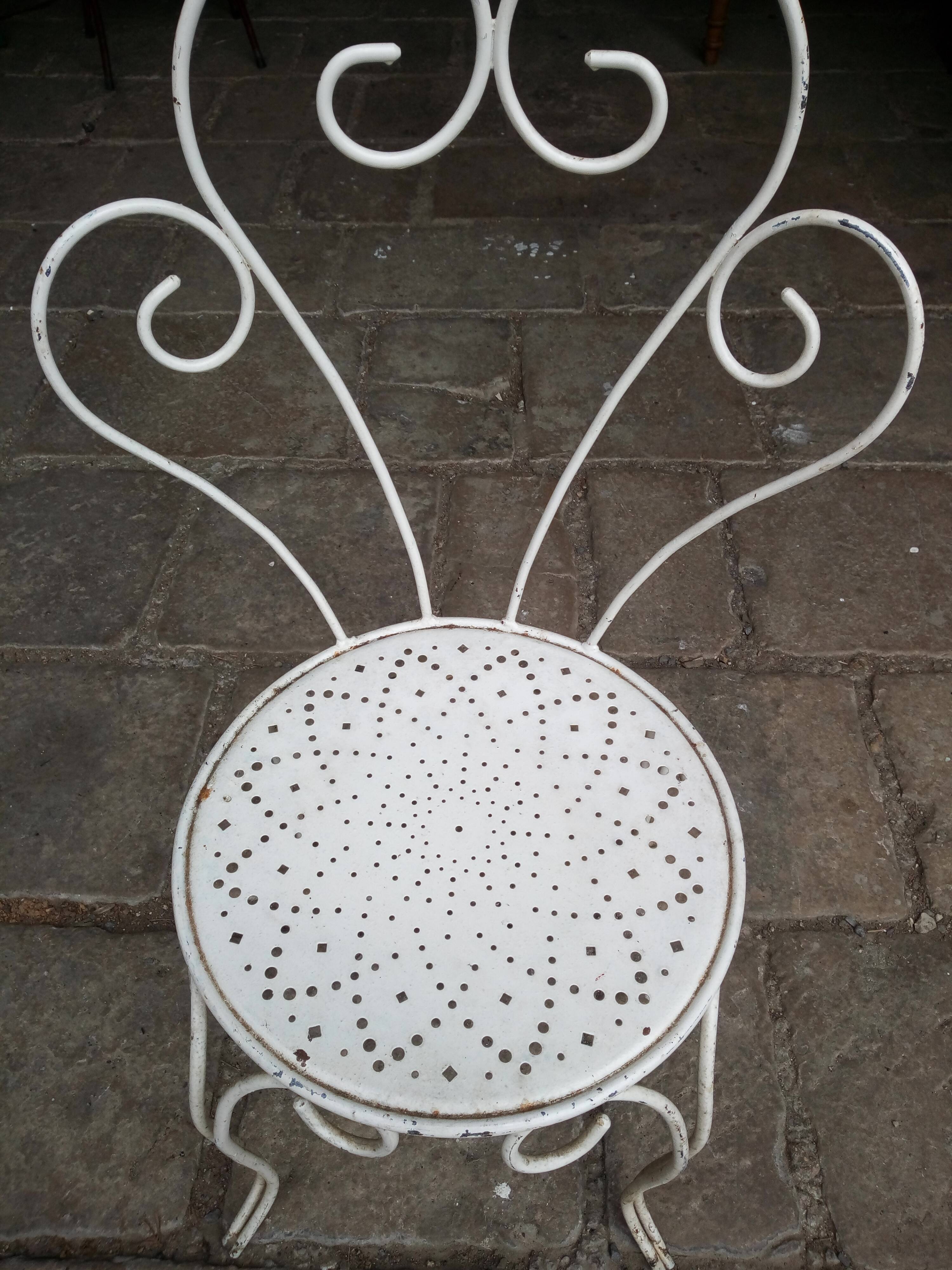Chaise de jardin en fer forgé