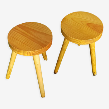 Lot 2 wooden tripod stool