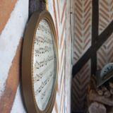 Round gilded glass frame