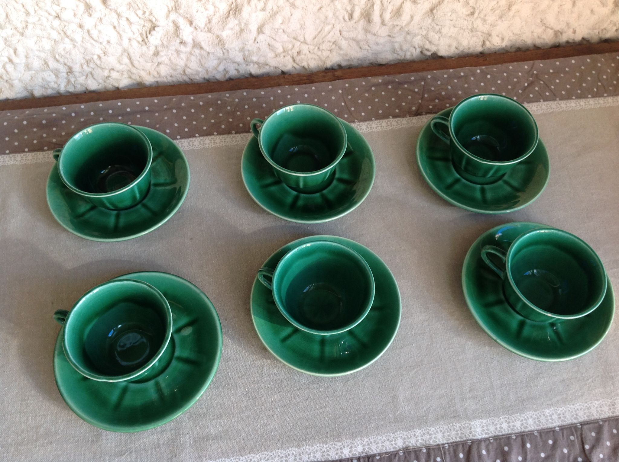 Suite of six cups and saucers green / vintage 50-60 years