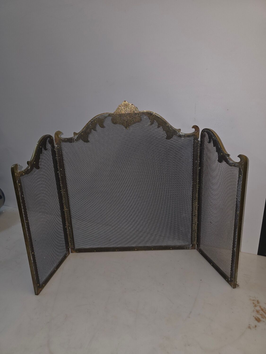 Bronze fireplace screen