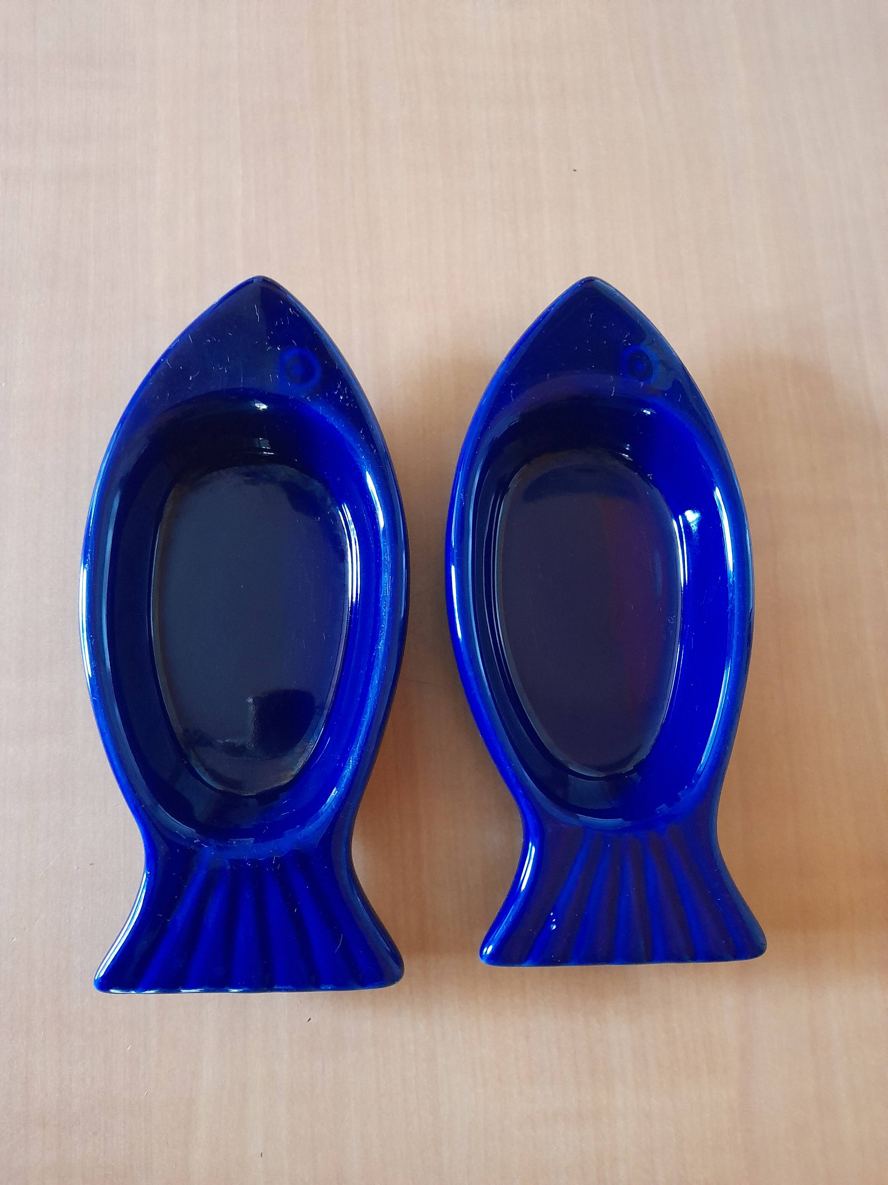 Set of 2 ceramic fish ramekins, cobalt blue