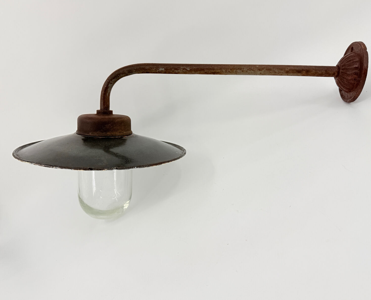 Court lamp