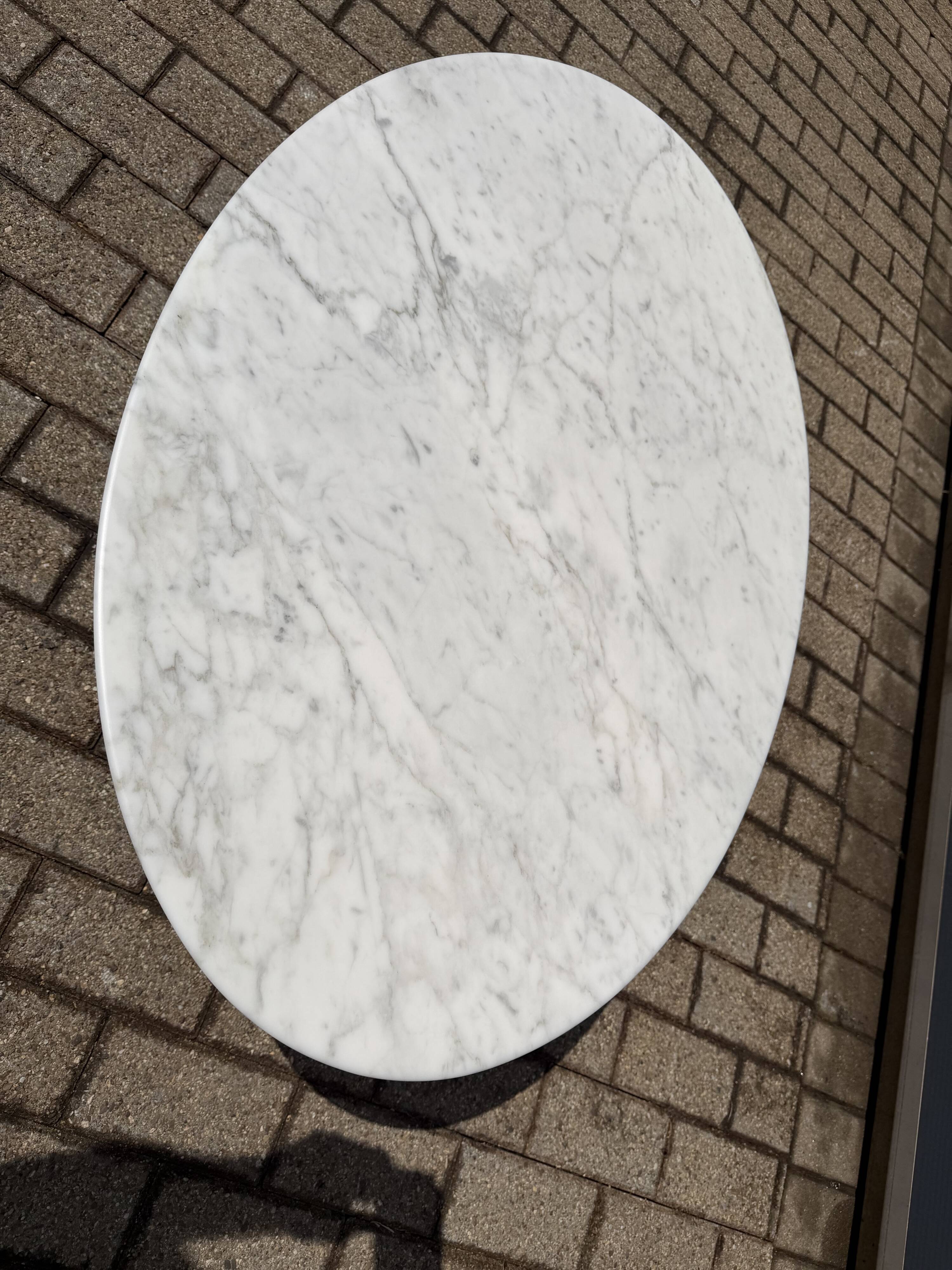 Original Knoll Tulip Oval Coffee Table Eero Saarinen Arabescato matte 107x70
