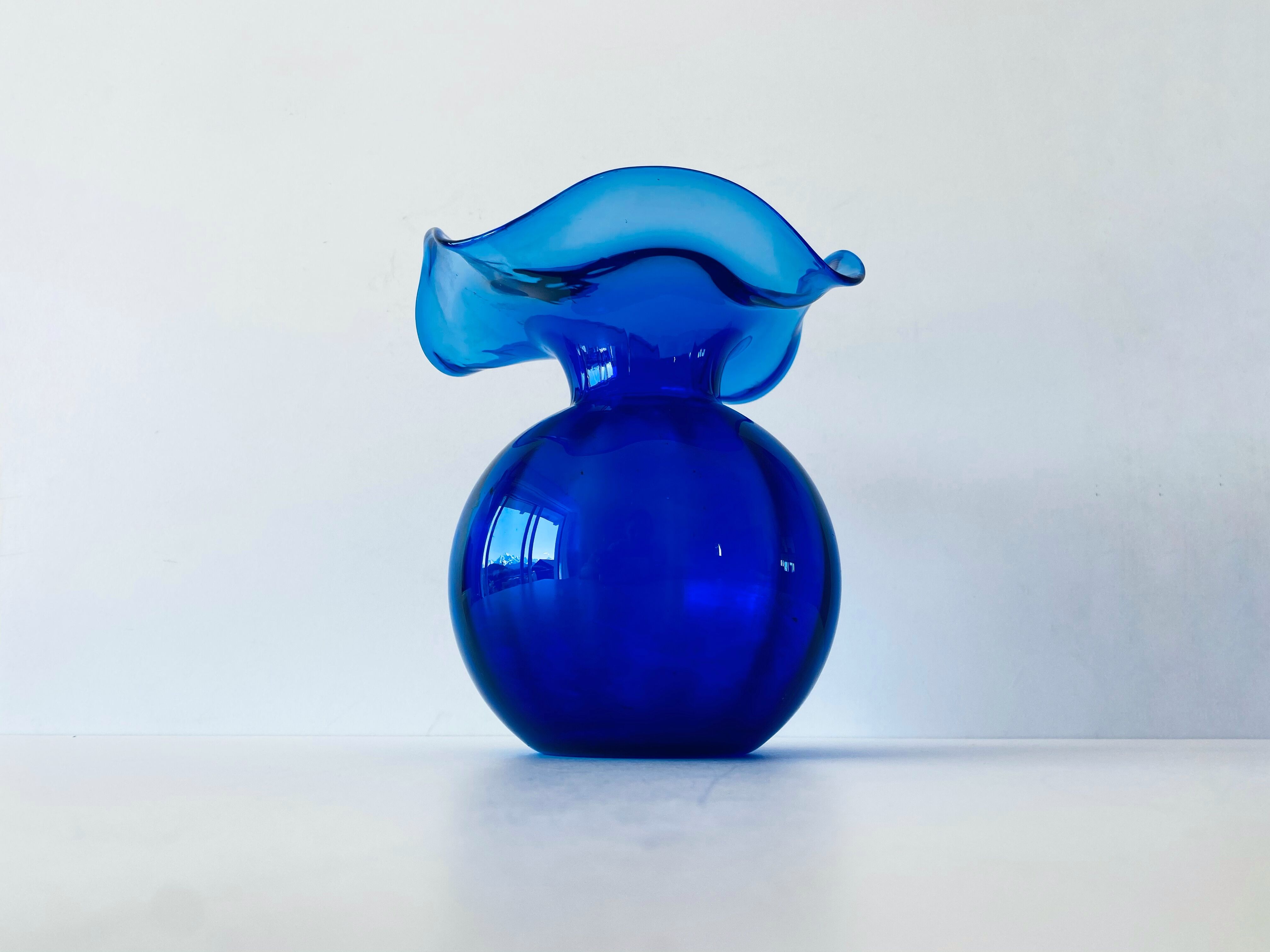 Blue ruff vase