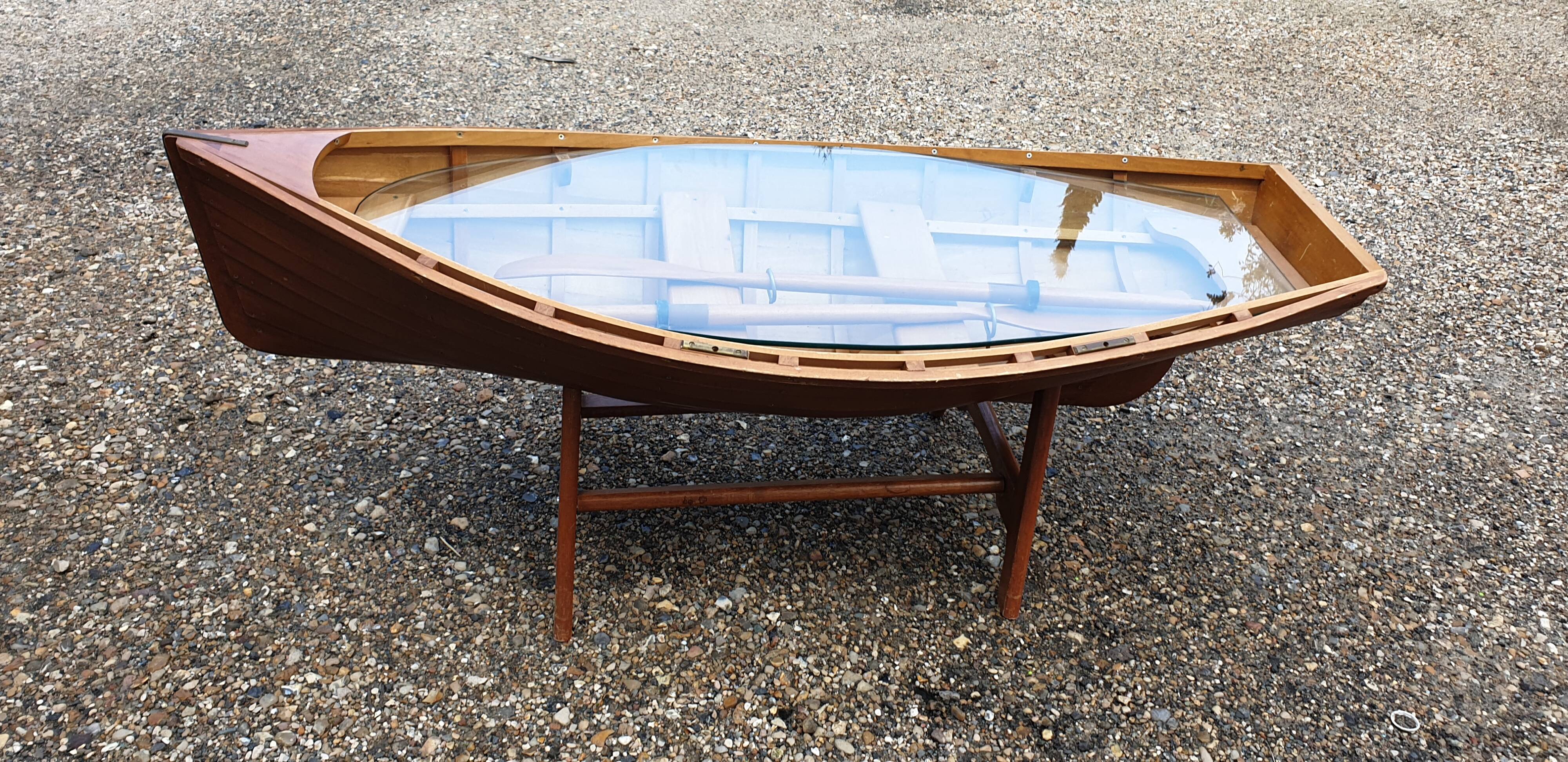 Coffee table boat