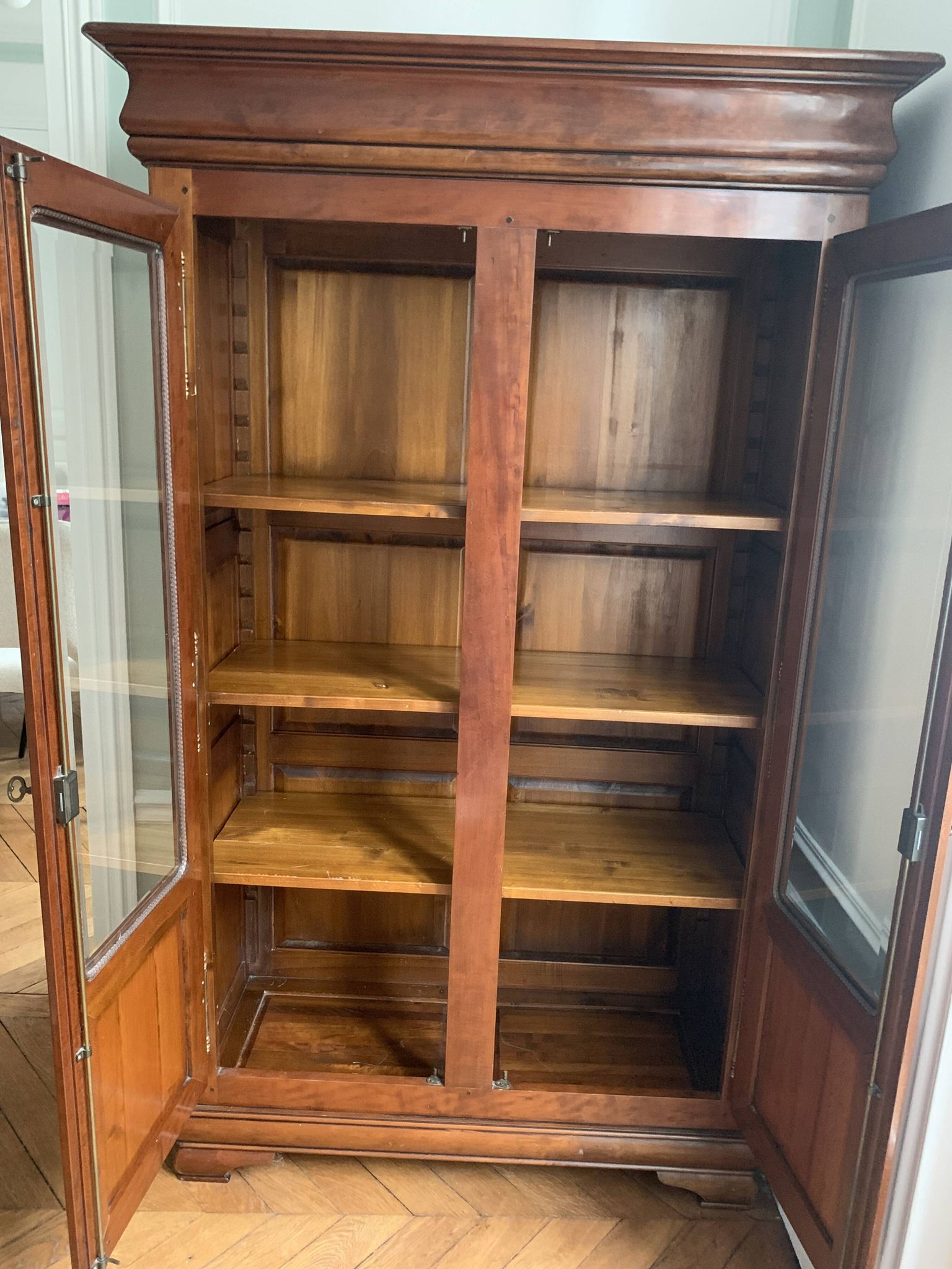 Display cabinet bookshelf