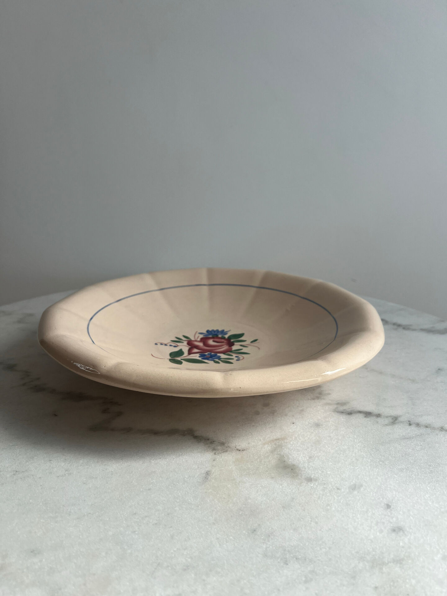 Hand-painted Digoin Sarreguemines salad bowl