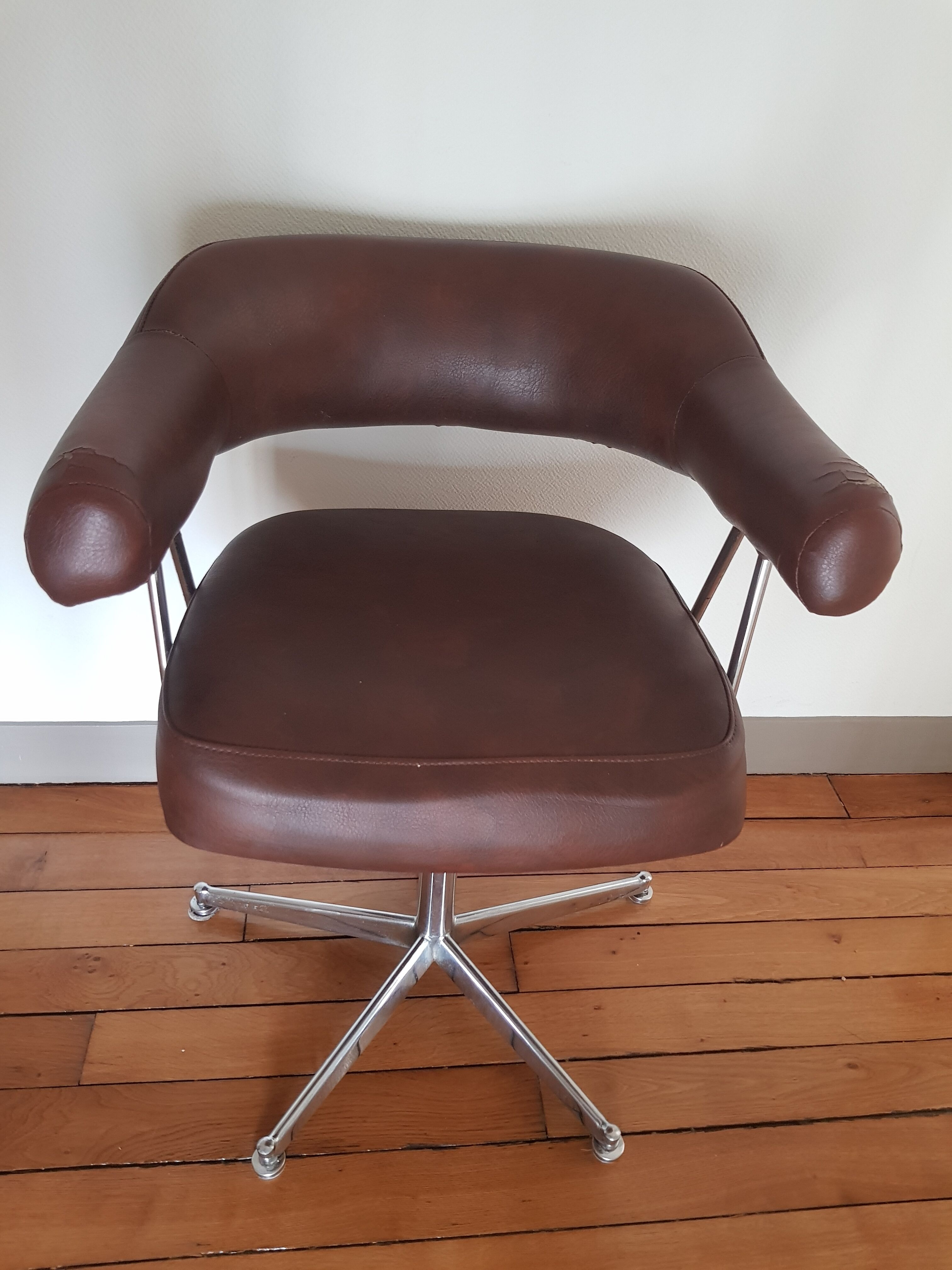 Leather barber chair