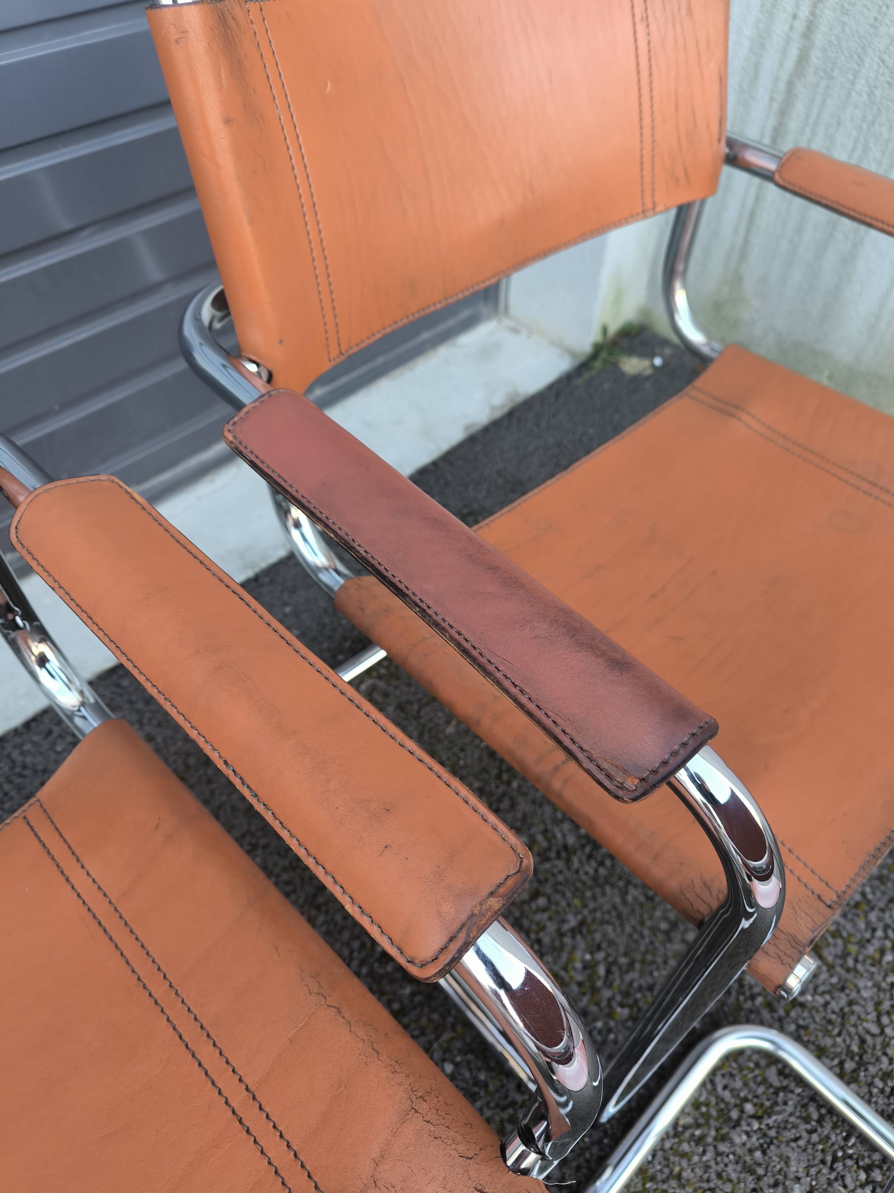 Cantilever chairs in the style of Matteo Grassi