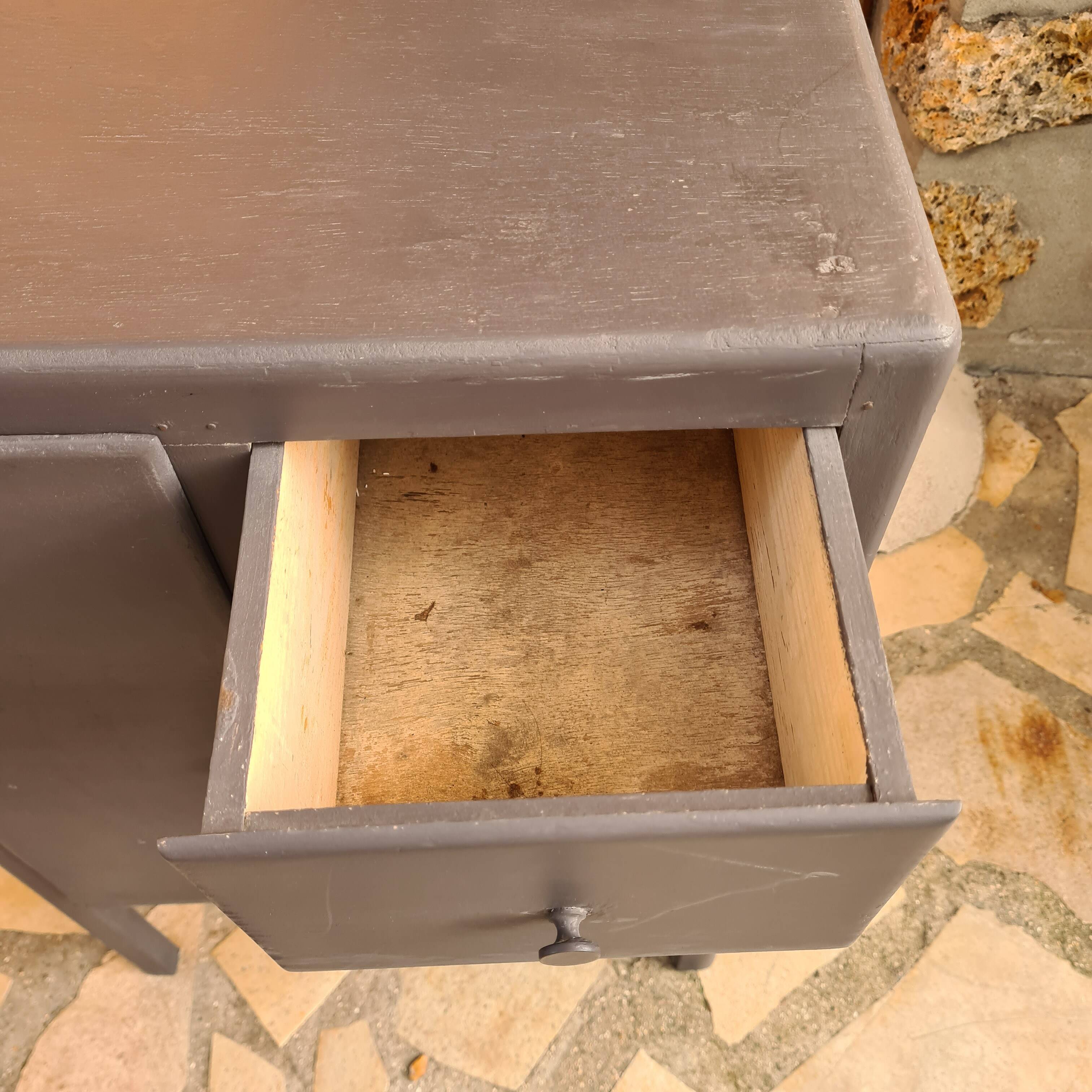 Vintage accent furniture