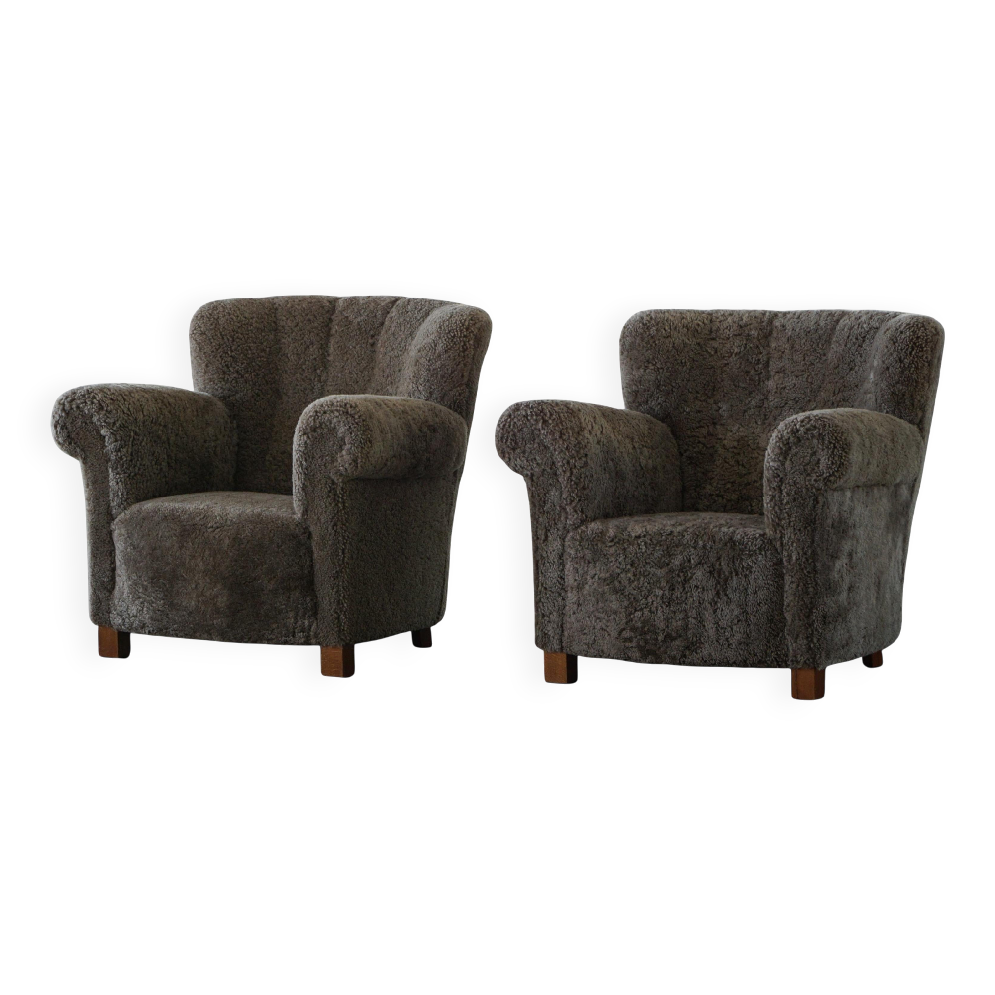 Fritz Hansen, pair of modern Danish lounge chairs, lambswool, Model No 1490, 1940s