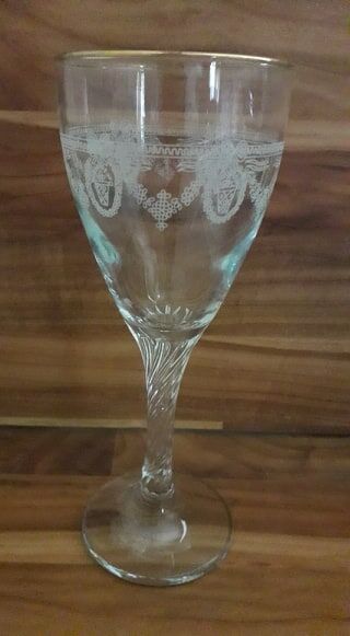 5 white wine glasses etched decorations, golden edge, twisted foot
