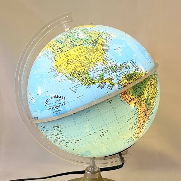 Mappemonde, globe terrestre lumineux ancien vintage