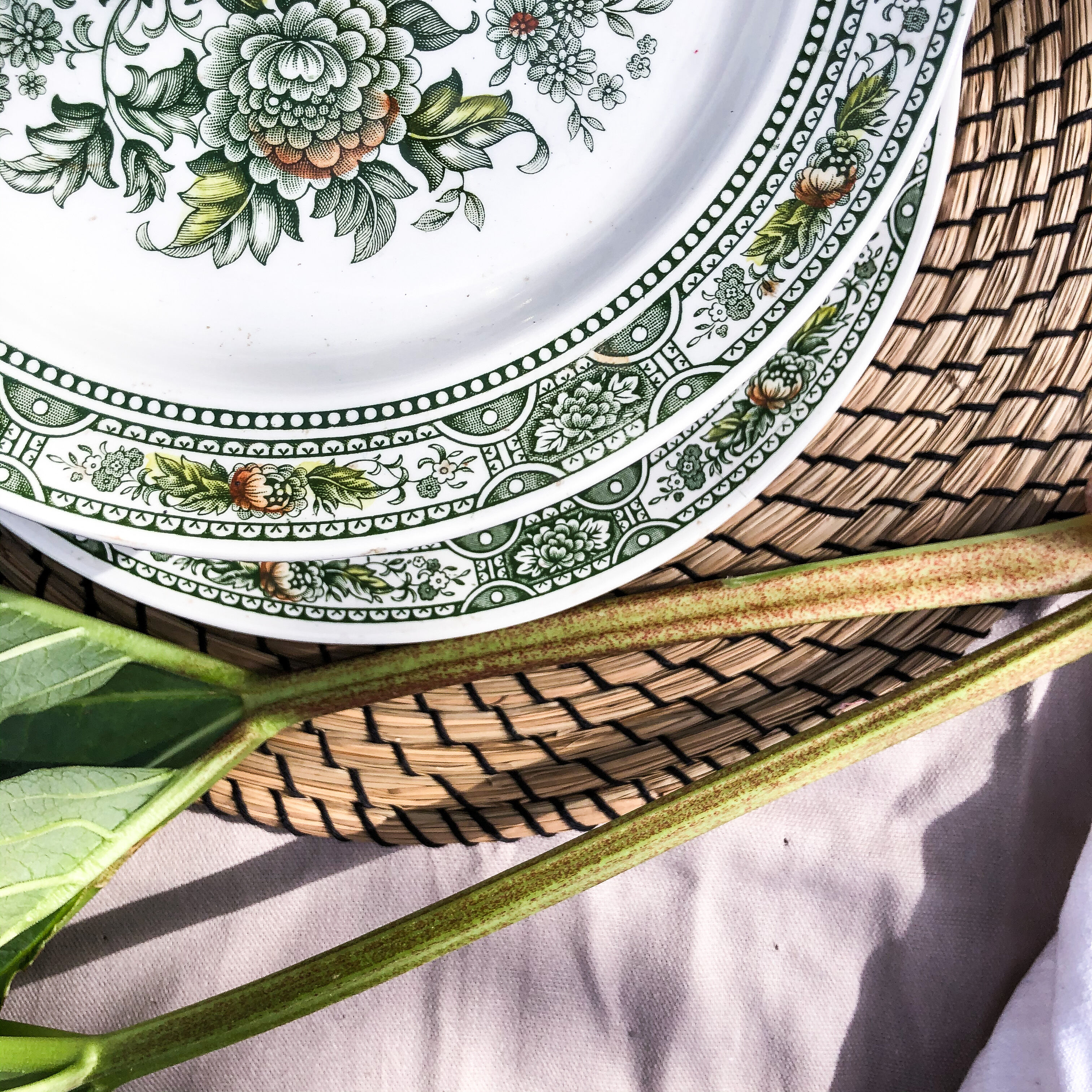 English porcelain servant