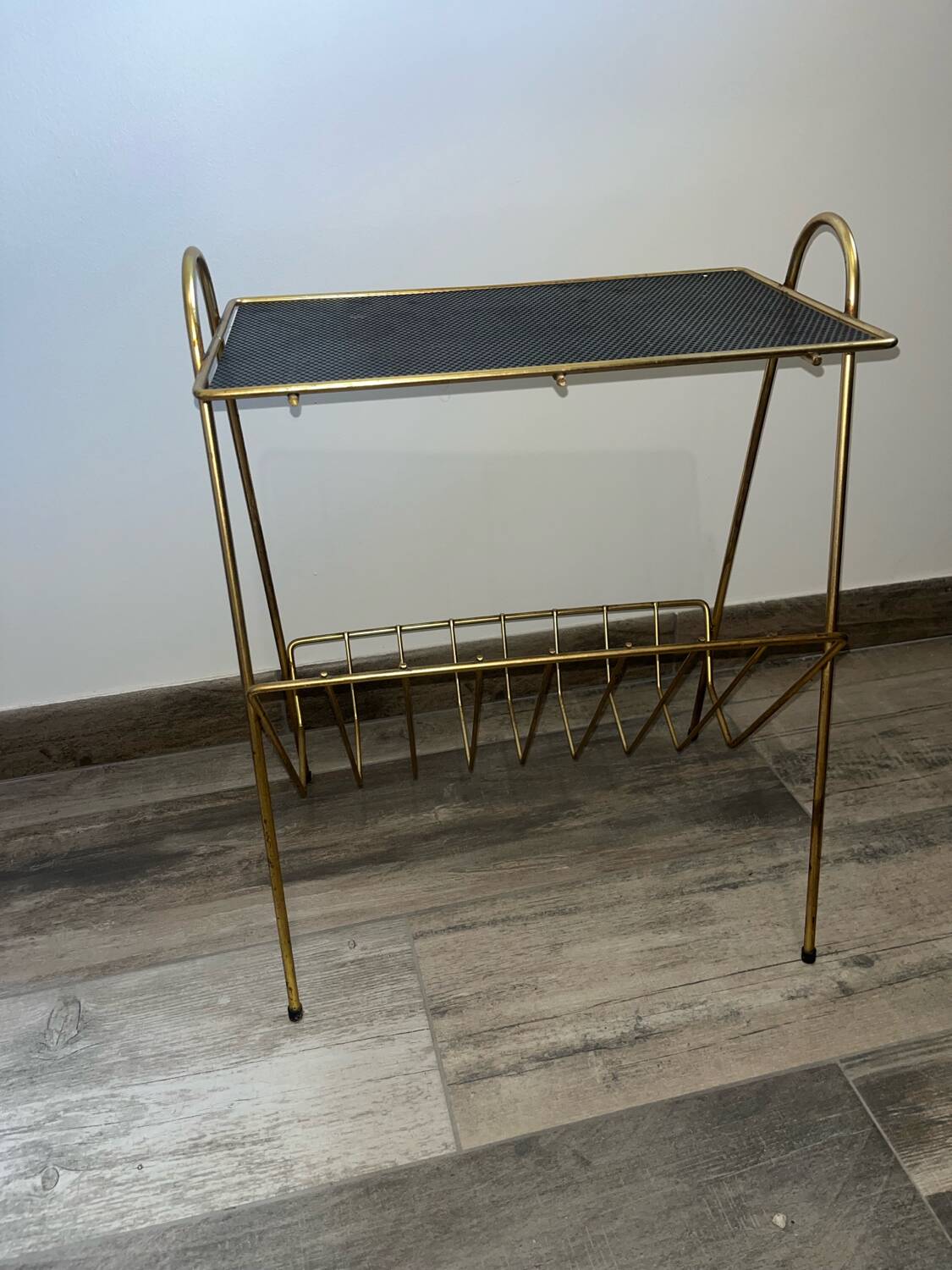 Magazine holder end table