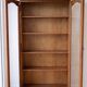 Traditional display cabinet in oak veneer.