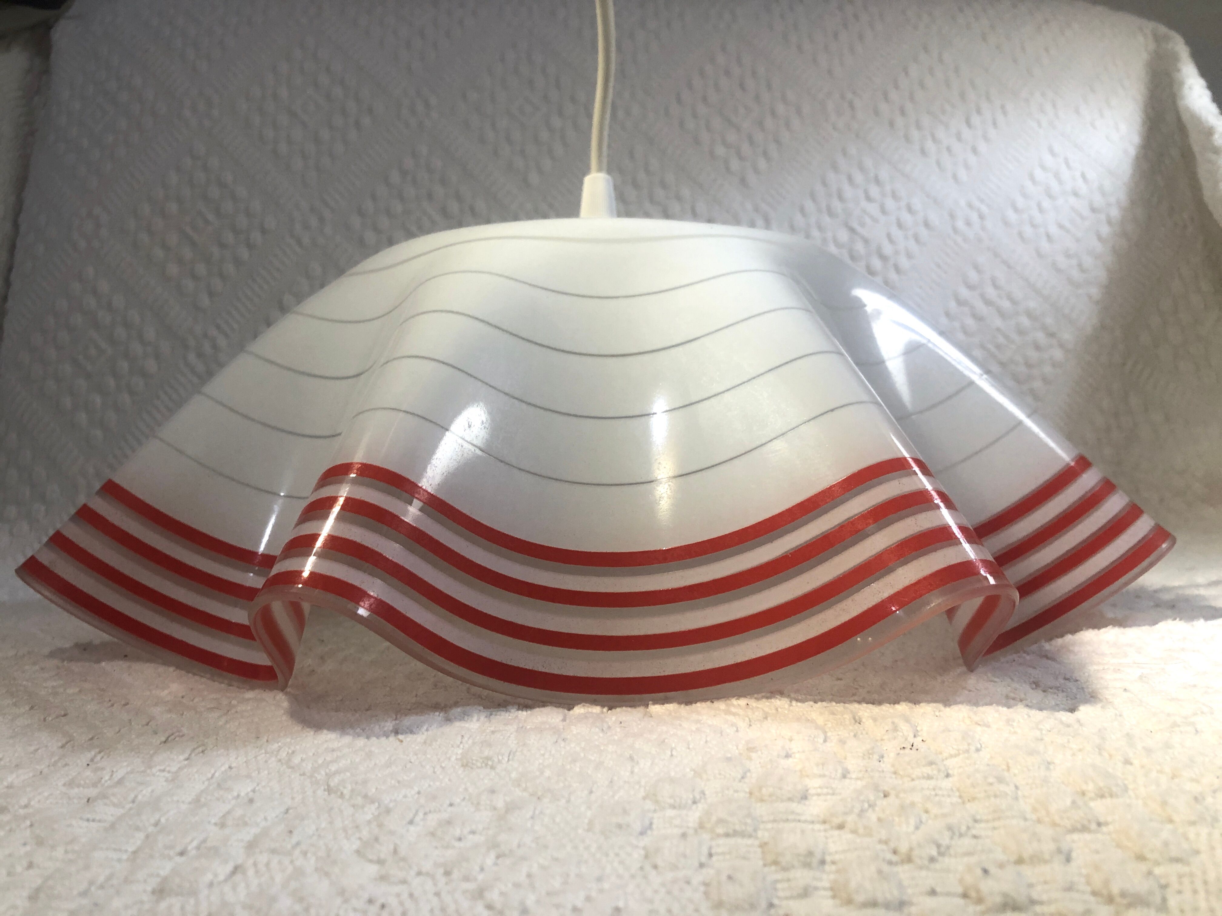 Vintage suspension in white opaline and red border, corolla shape / French vintage