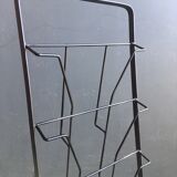 Vertical magazine holder