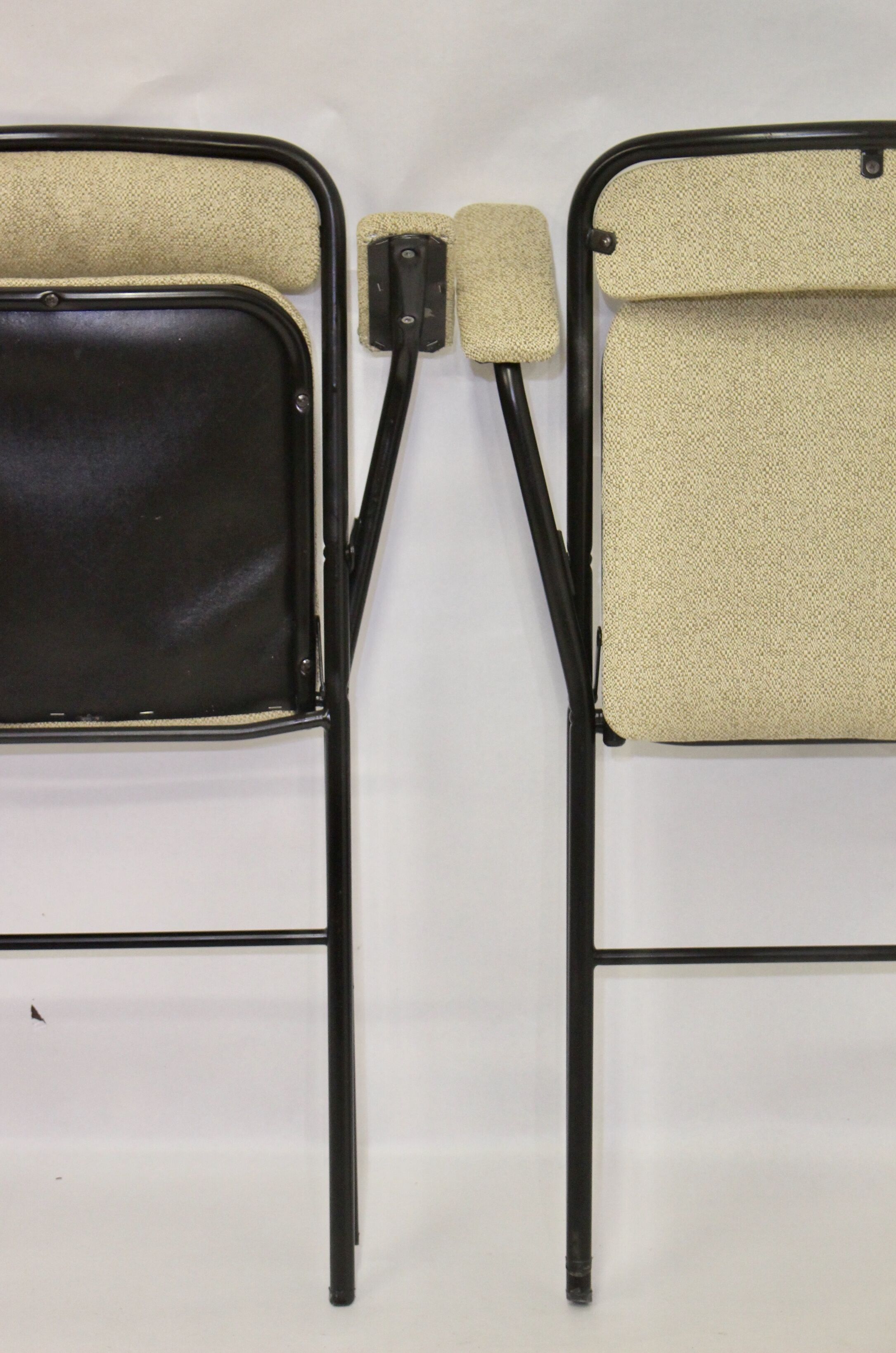 Pair of folding chairs with vintage armrests, 70s