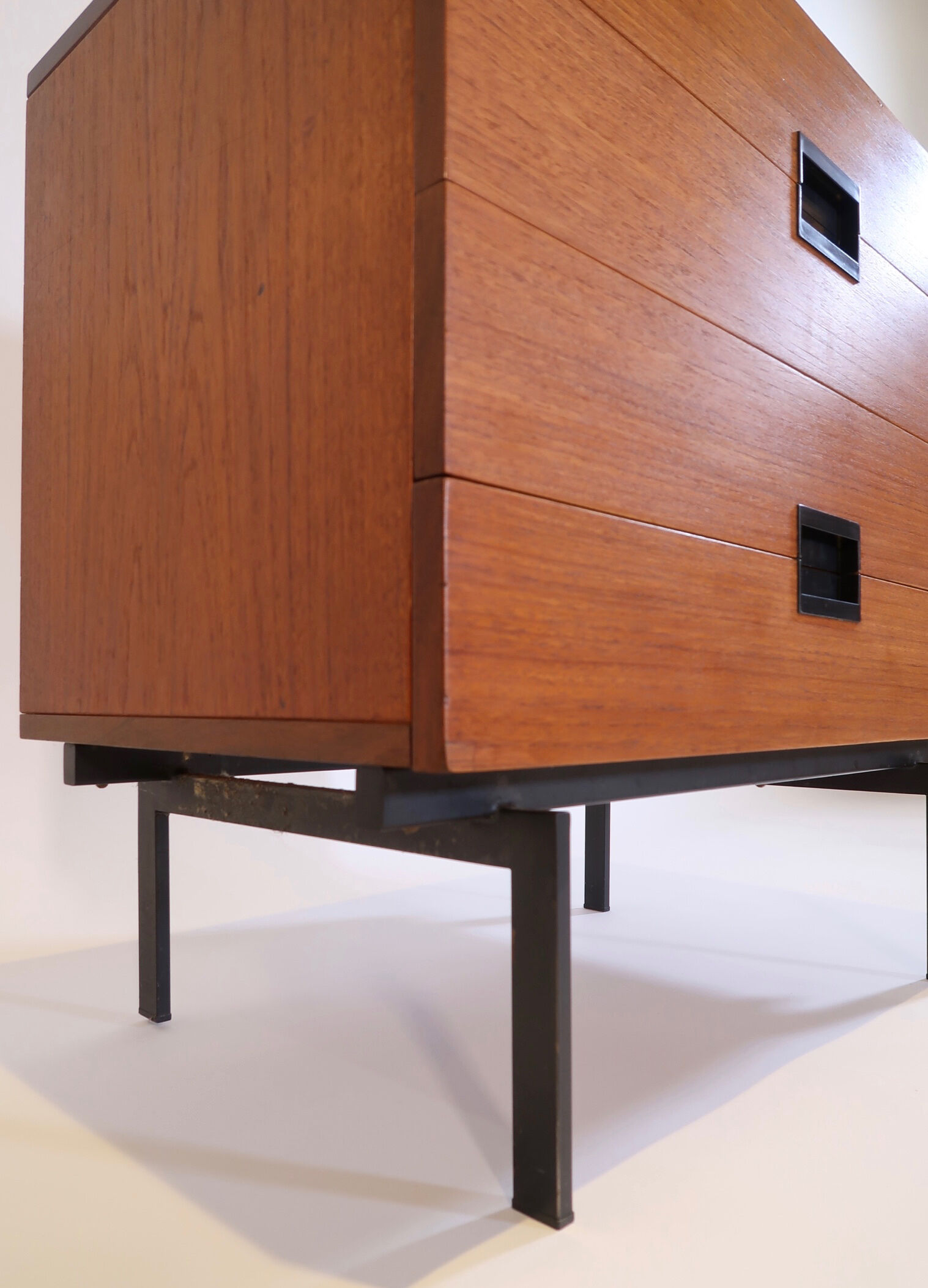 Commode en teck par Cees Braakman pour Pastoe, Pays-Bas 1950's