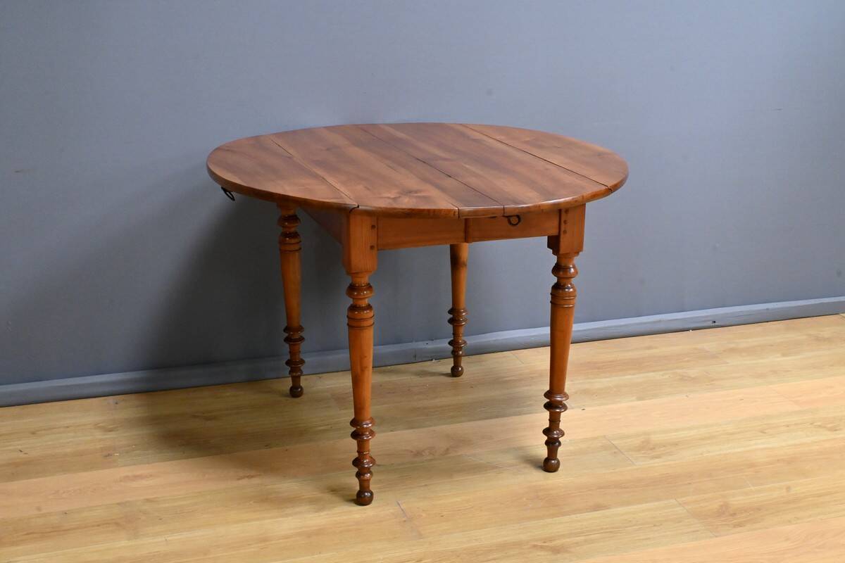 Table for 4 to 10 people with cherry wood extensions, Louis Philippe style – Late 11th century