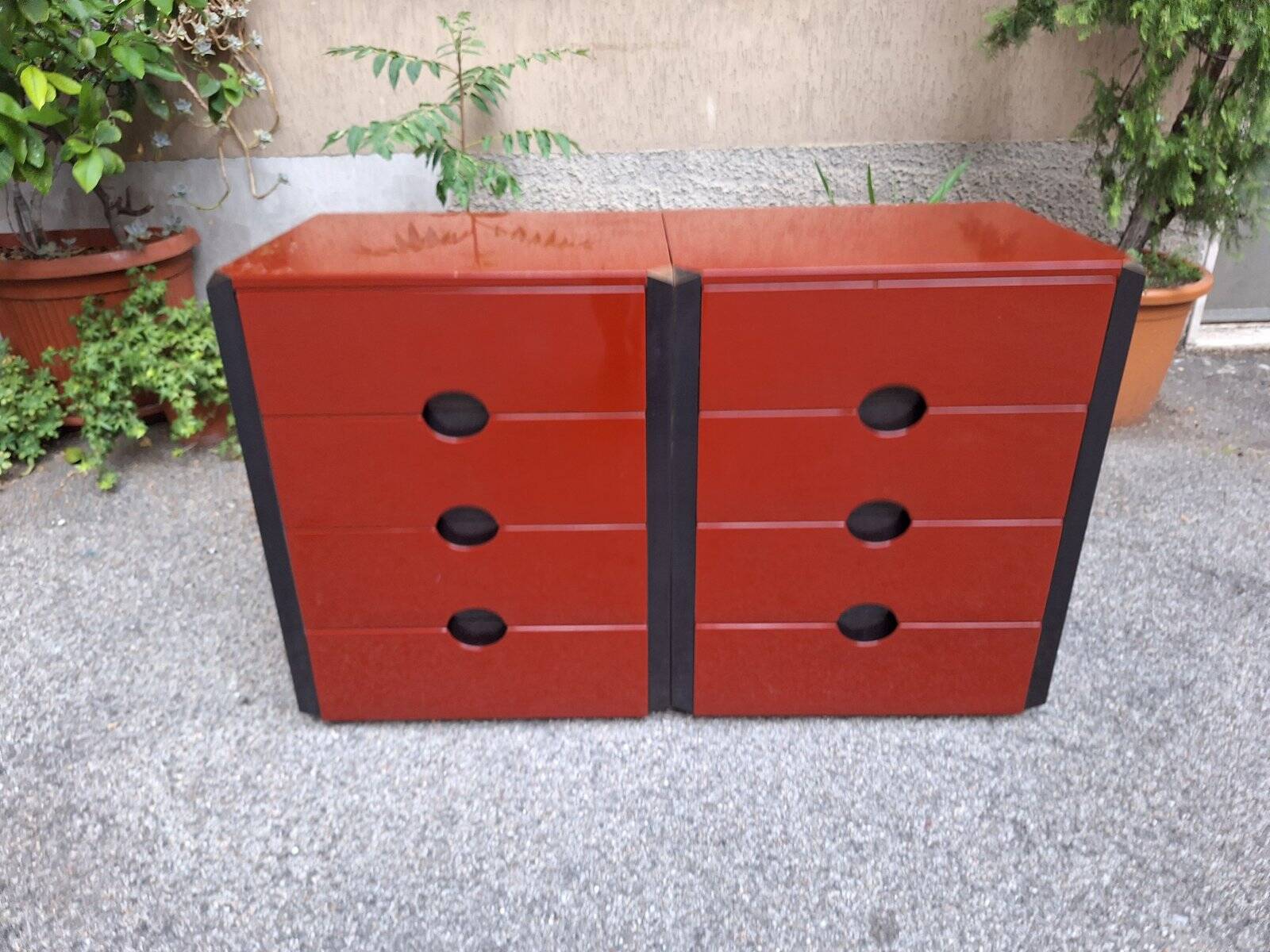 Como Bedside Tables MB3 Model in Red Lacquer and Burnished Brass by Luigi Caccia Dominioni for Azucena, 1970s, Set of 2