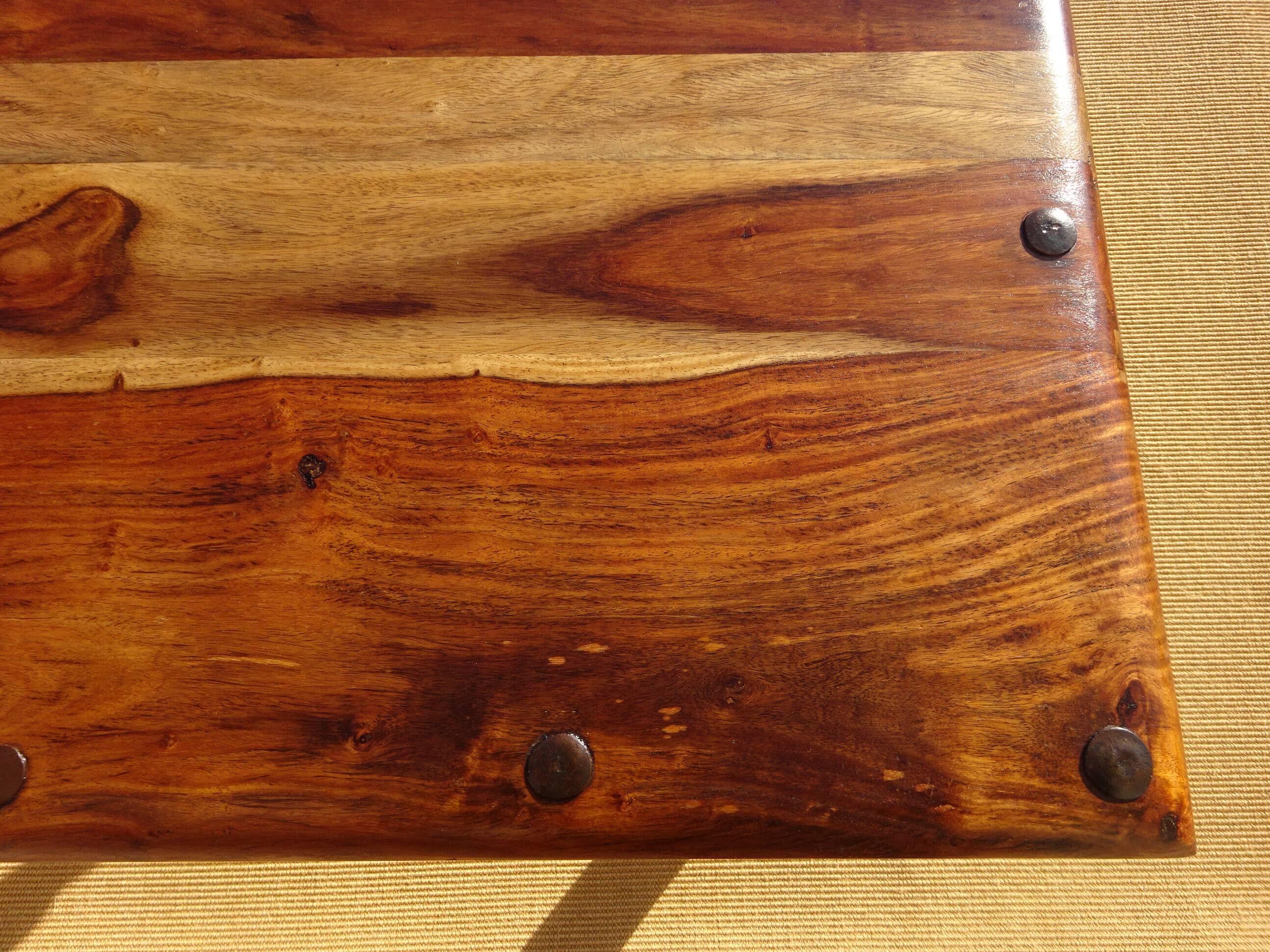 Table en bois exotique, 6/8 personnes