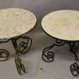 Paire de tables basses, d'appoint en fer forgé et marbre