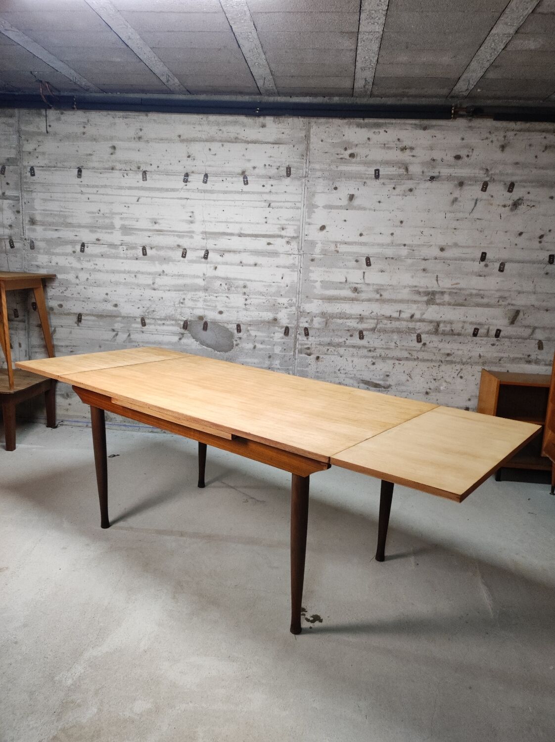 Vintage table 6/10 people