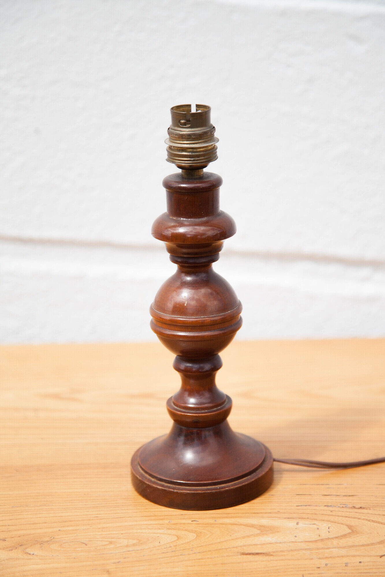 Pair of wood lamp, vintage turned wood lamp foot