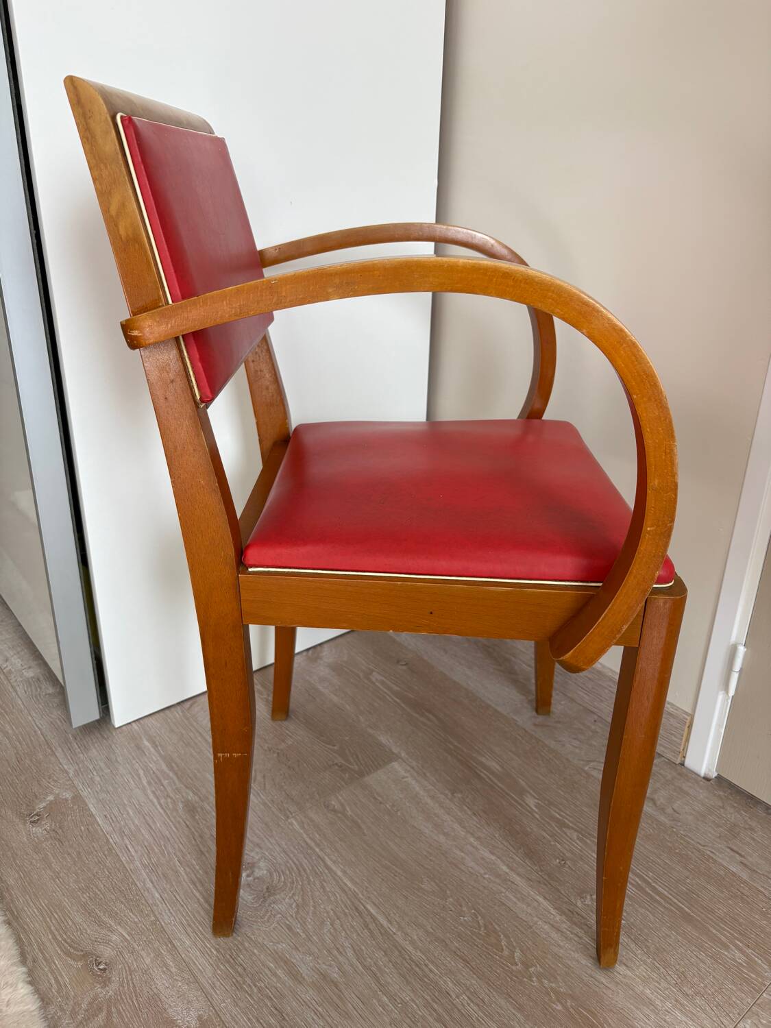 Bridge Vintage Armchair – Curved Design & Red Vinyl – 1950