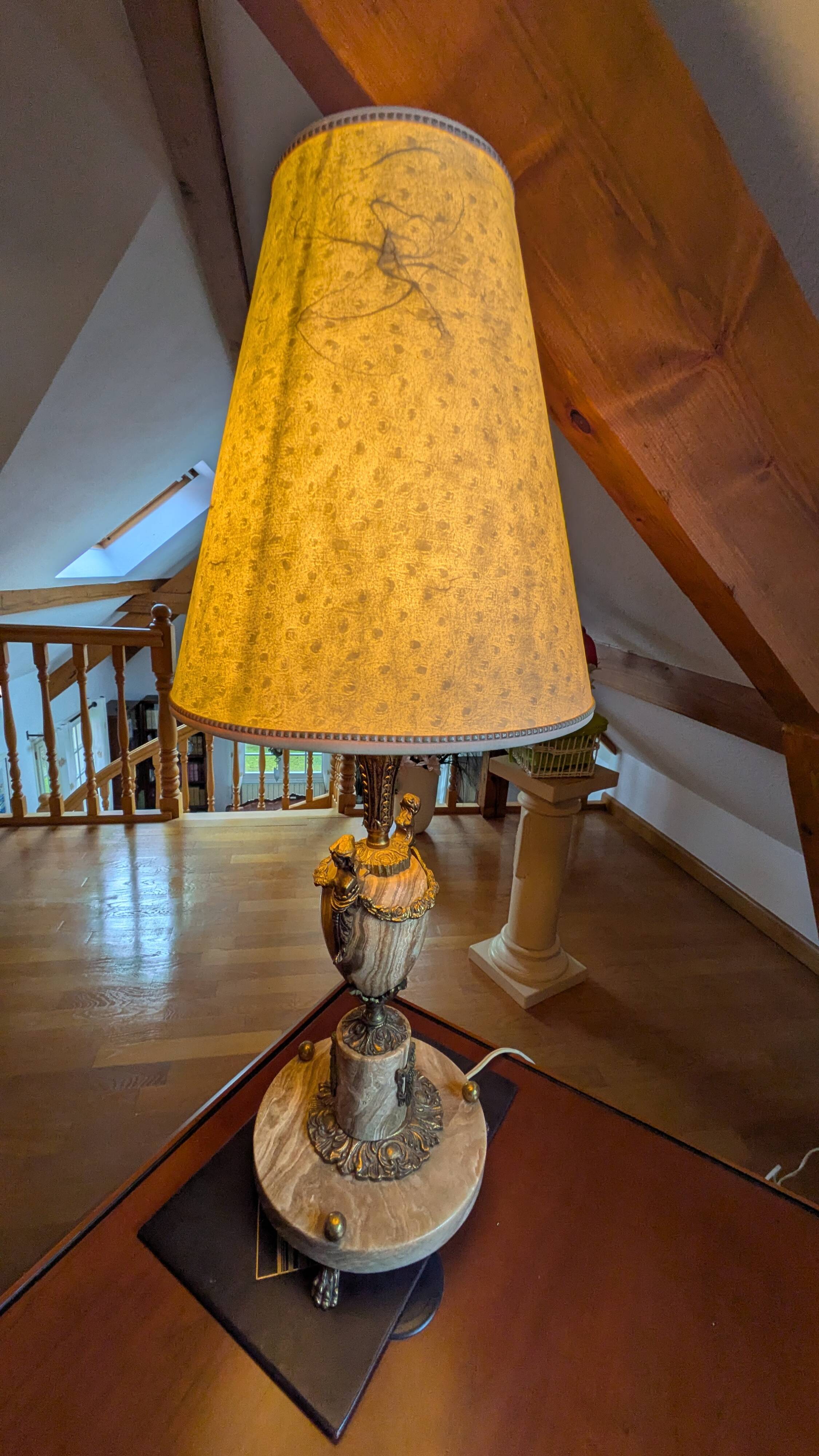 Bronze and marble desk lamp in Art Deco style