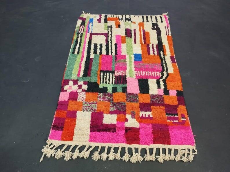 Berber Moroccan rug decorated 250cm x 150cm