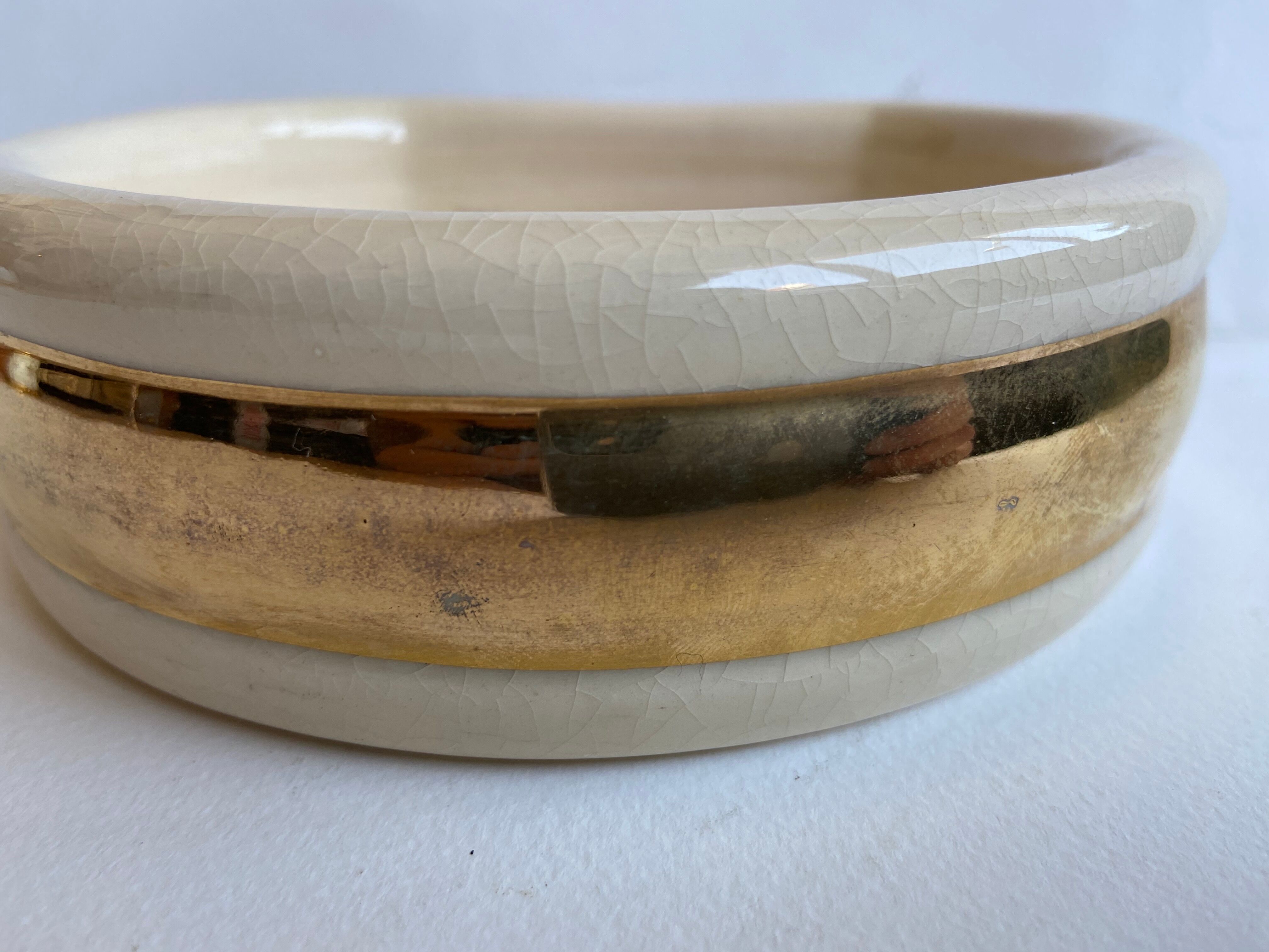 Enamelled ceramic wall pad