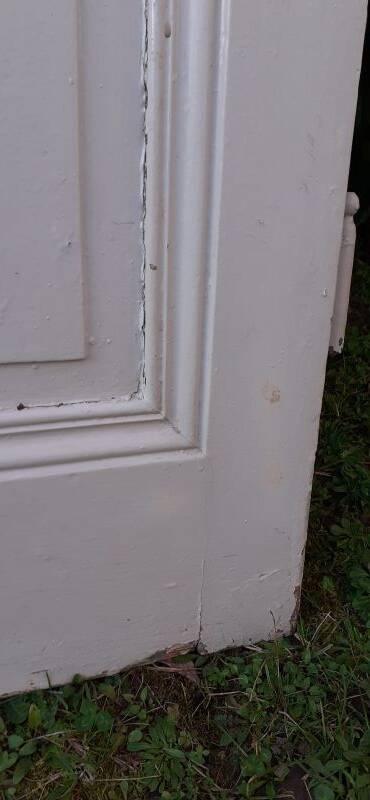 Pair of old cupboard doors h220.5xL75cm each