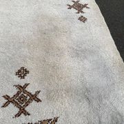 Handmade knotted Berber Moroccan wool rug 170x225cm
